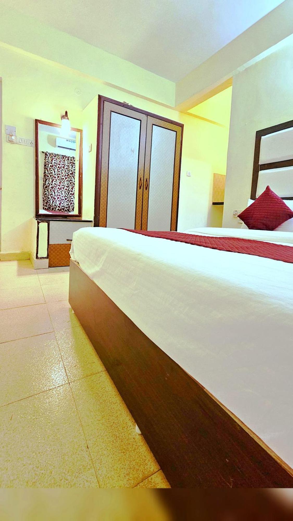 J Valley Candolim Exterior photo