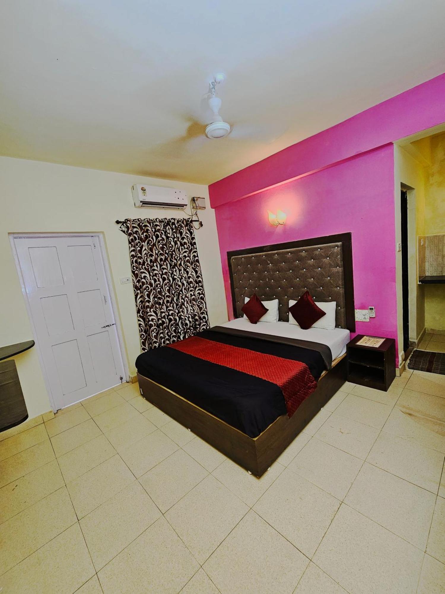 J Valley Candolim Exterior photo