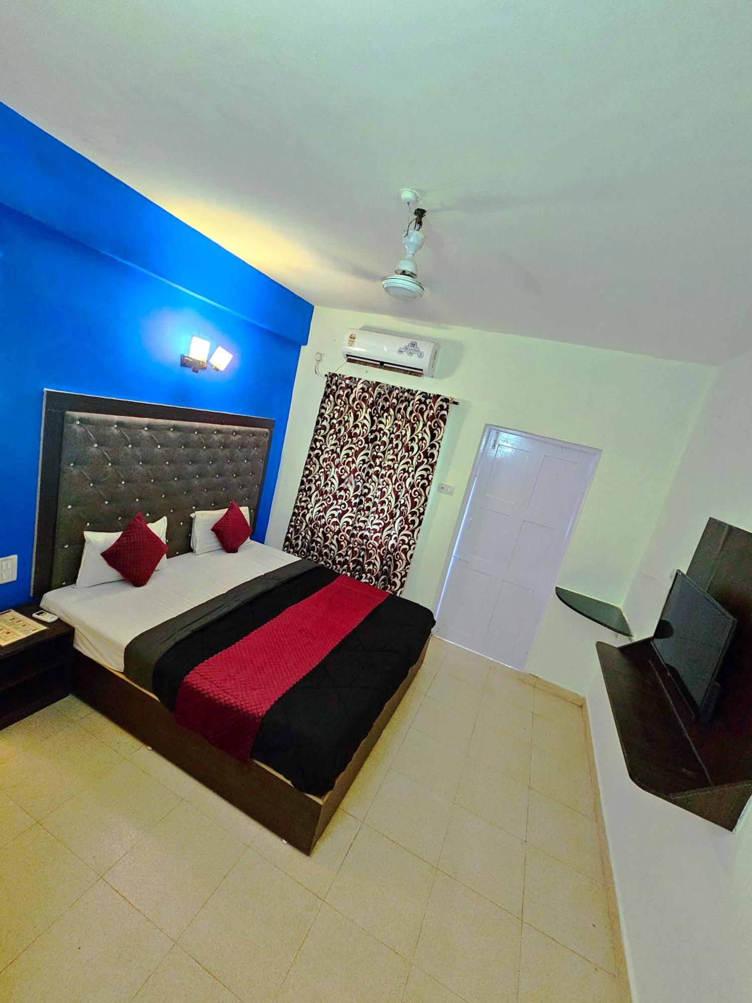 J Valley Candolim Exterior photo