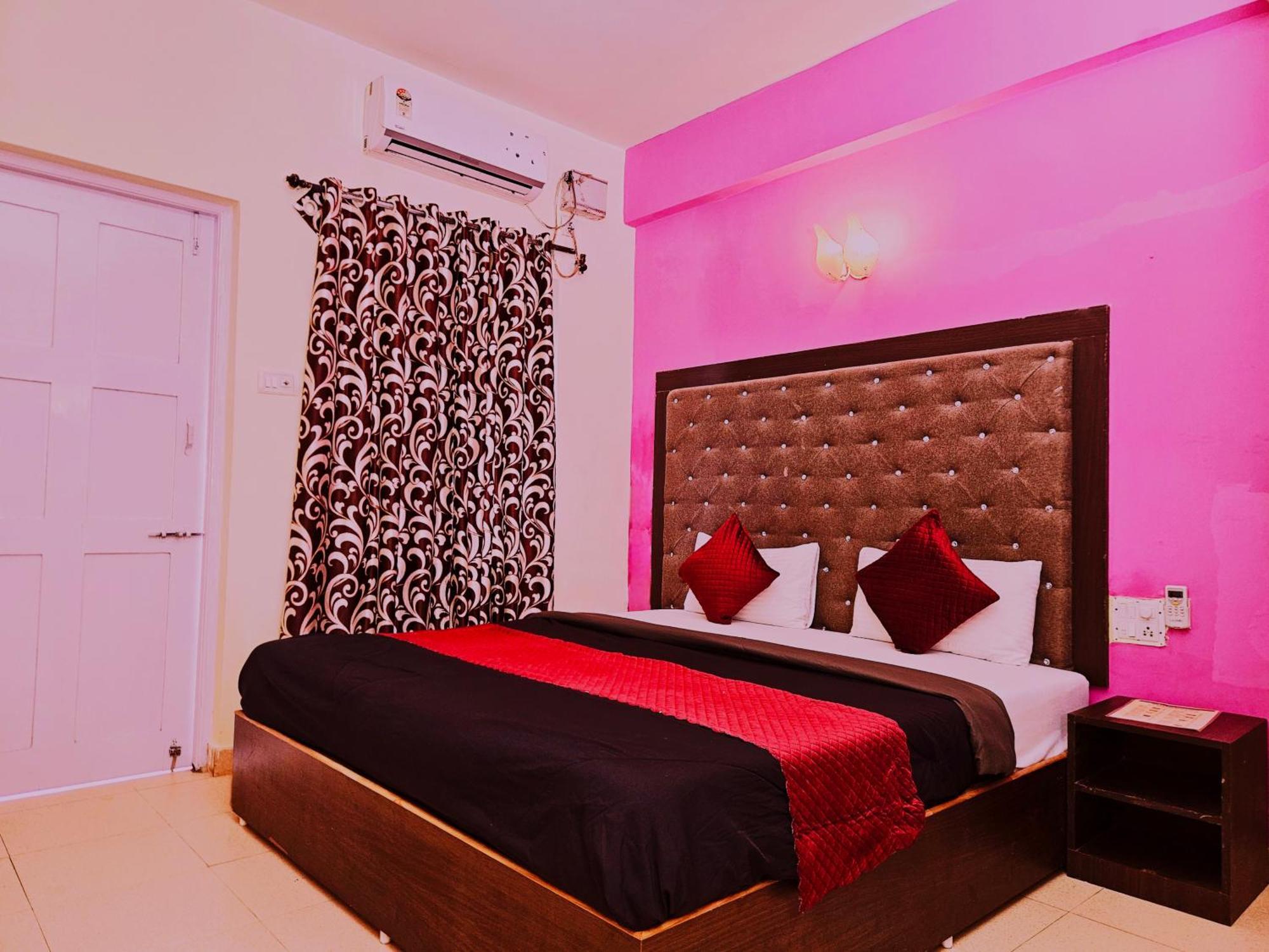 J Valley Candolim Exterior photo