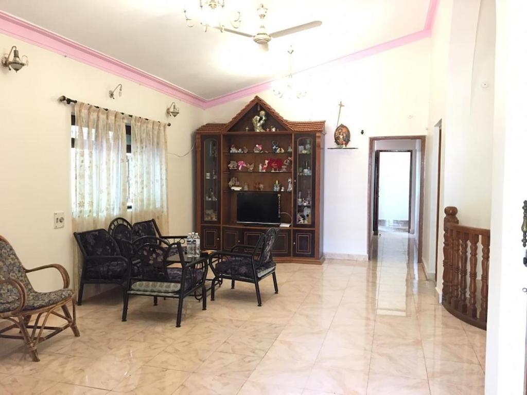 J Valley Candolim Exterior photo