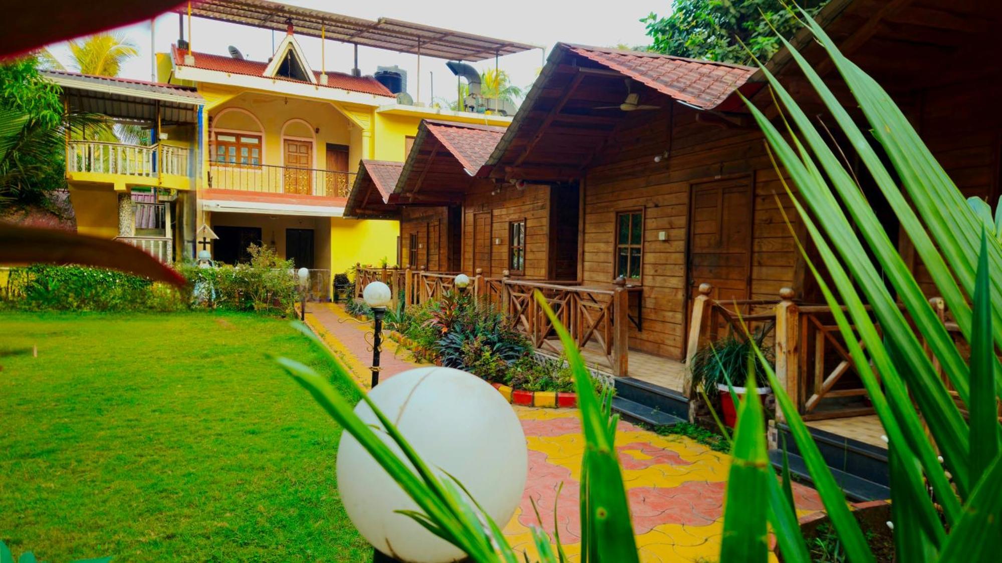 J Valley Candolim Exterior photo